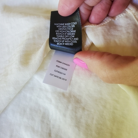 Torrid Vneck Cream‎ Sleeveless Sz. 00 (XL) Tunic - Picture 7 of 9